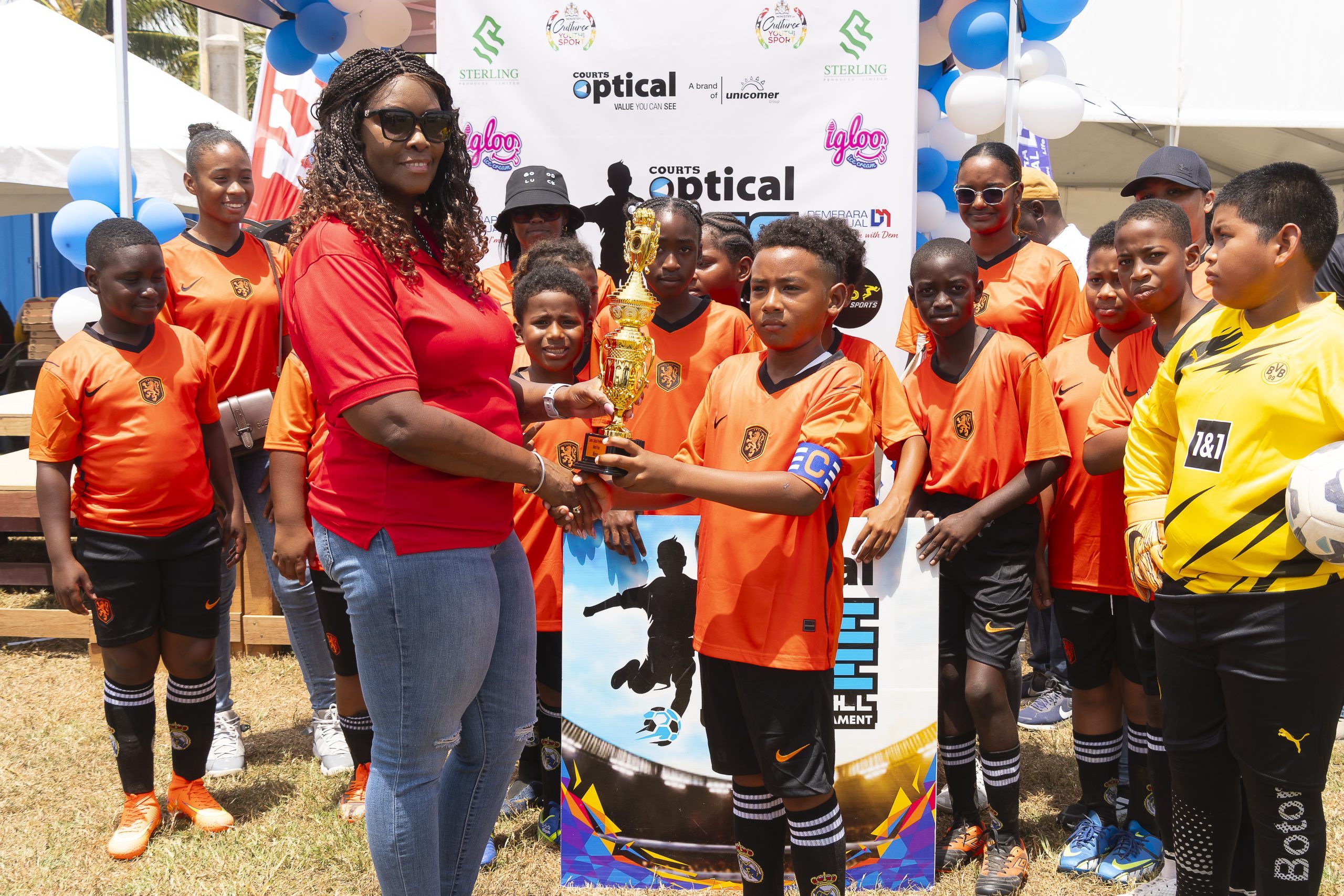 Courts Pee Wee Football gets underway after well-supported March Past