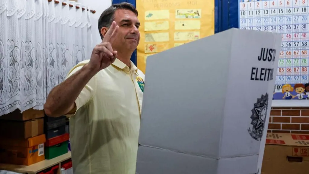 Brazil election goes to run-off as right-wing Flávio Bolsonaro wins first round
